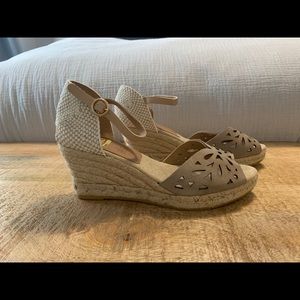 Adorable Wedge Sandals